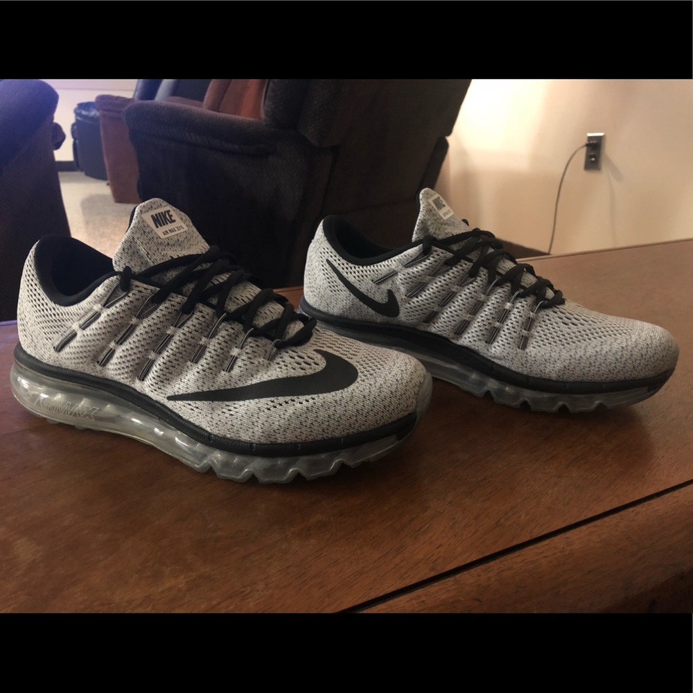 NIKE Airmax Size 9